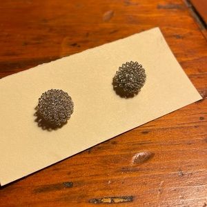 Vintage Silver mesh rosettes post earrings 90’s